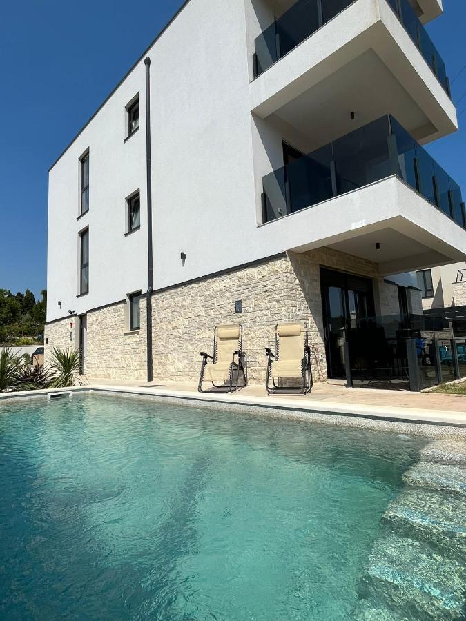 J&N Hill'S Residence With Swimming Pool Medulin Zewnętrze zdjęcie