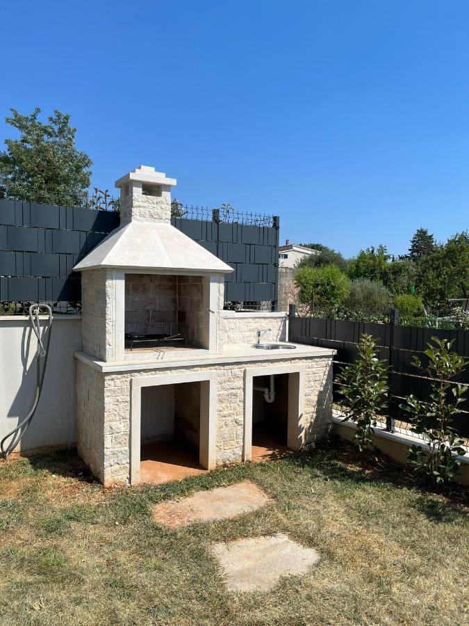 J&N Hill'S Residence With Swimming Pool Medulin Zewnętrze zdjęcie